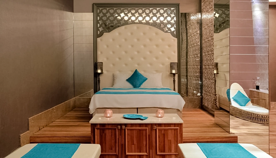 هتل سانیز افس رویال پالاس کوش آداسی